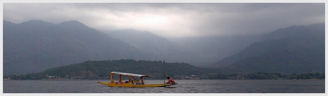 SRINAGAR DAL LAKE.jpg